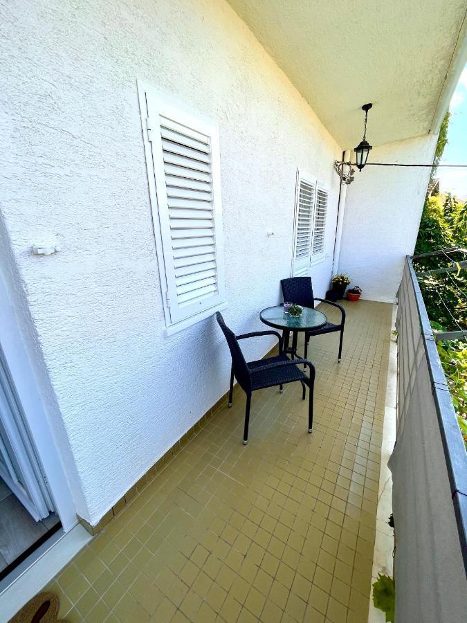 Apartment For 6 + Free Parking Place Zadar Exterior foto
